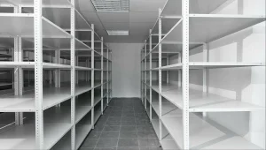 Металлические стеллажи: как выбрать идеальное решение для любого пространства